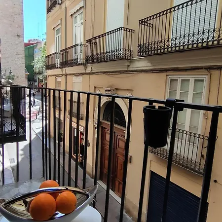 Reina Valencia