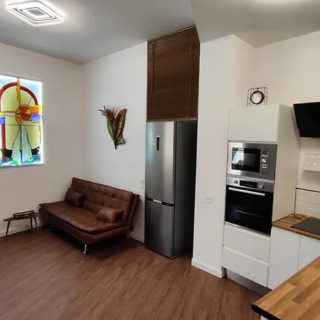 Reina Apartment *